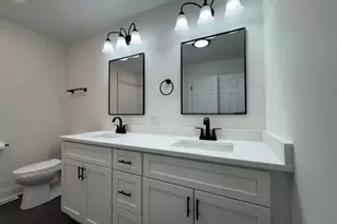 870 E Thacker St, Des Plaines, IL 60016 - Photo 5