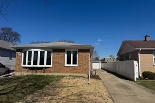 870 E Thacker St, Des Plaines, IL 60016 - Photo 1