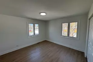 870 E Thacker St, Des Plaines, IL 60016 - Photo 7