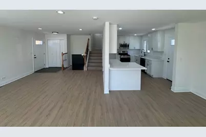 870 E Thacker Street, Des Plaines, IL 60016 - Photo 3