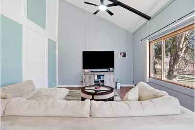 422 Pembroke Road SW, Poplar Grove, IL 61065 - Photo 11