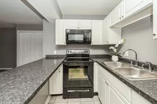 20 Saint Thomas Colony, Fox Lake, IL 60020 - Photo 9