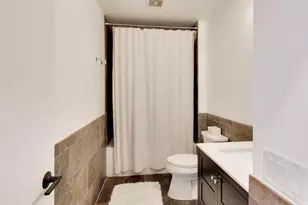 3718 N Ashland Ave, Chicago, IL 60613 - Photo 13