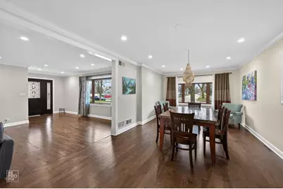 221 E Grantley Avenue, Elmhurst, IL 60126 - Photo 9