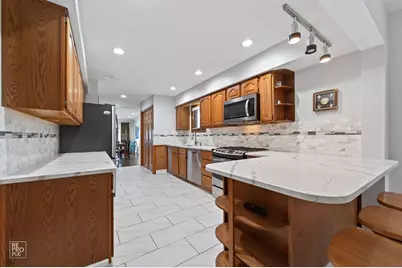 221 E Grantley Avenue, Elmhurst, IL 60126 - Photo 13