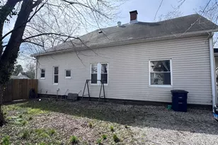 325 W Porter St, Salem, IL 62881 - Photo 3