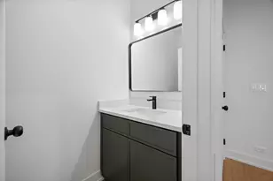 3941 N Spaulding Ave, Chicago, IL 60618 - Photo 9