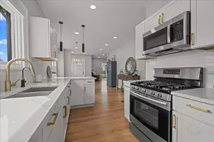 20 S Central Ave, Aurora, IL 60506 - Photo 11