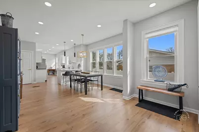 20 S Central Avenue, Aurora, IL 60506 - Photo 5