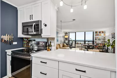 2500 N Lakeview Avenue #1504, Chicago, IL 60614 - Photo 9