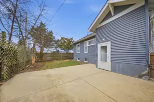 1059 Larkin Ave, Elgin, IL 60123 - Photo 21