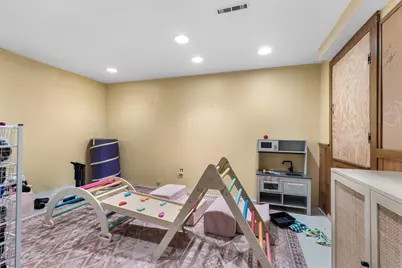 3904 Brendenwood Road, Rockford, IL 61107 - Photo 15