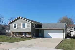 1470 Elizabeth St, Glendale Heights, IL 60139 - Photo 1