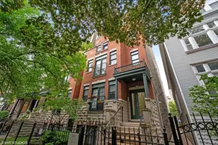 853 W Roscoe St, Chicago, IL 60657 - Photo 1