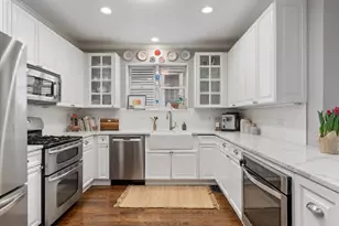 853 W Roscoe St, Chicago, IL 60657 - Photo 11