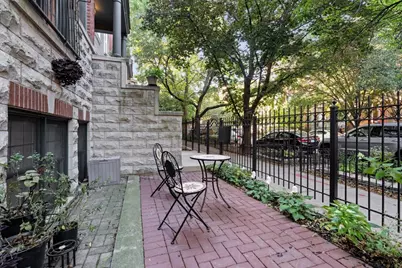853 W Roscoe Street #1, Chicago, IL 60657 - Photo 25