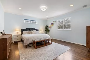 853 W Roscoe St, Chicago, IL 60657 - Photo 13