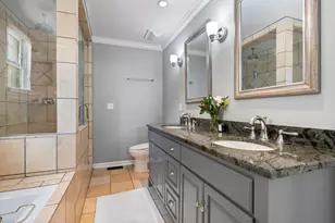 853 W Roscoe St, Chicago, IL 60657 - Photo 15