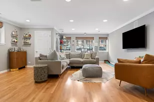 853 W Roscoe St, Chicago, IL 60657 - Photo 19