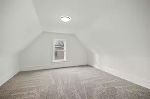 29 N Green St, Carpentersville, IL 60110 - Photo 9