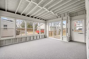 29 N Green St, Carpentersville, IL 60110 - Photo 13