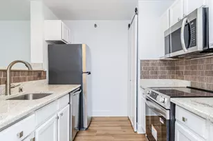 345 N La Salle Dr, Chicago, IL 60654 - Photo 9