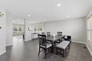 224 Johnson St, Hampshire, IL 60140 - Photo 5