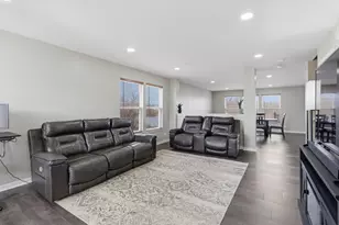 224 Johnson St, Hampshire, IL 60140 - Photo 3