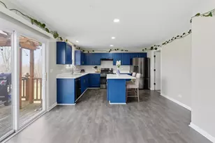 224 Johnson St, Hampshire, IL 60140 - Photo 7