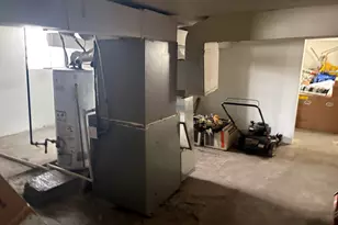 10230 S Parnell Ave, Chicago, IL 60628 - Photo 13