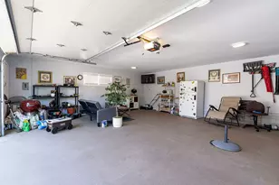 8805 S California Ave, Evergreen Park, IL 60805 - Photo 19