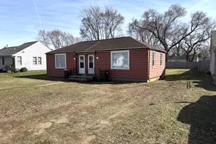 921 River Park Dr, Loves Park, IL 61111 - Photo 1