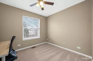 2436 Courtyard Cir, Aurora, IL 60506 - Photo 13
