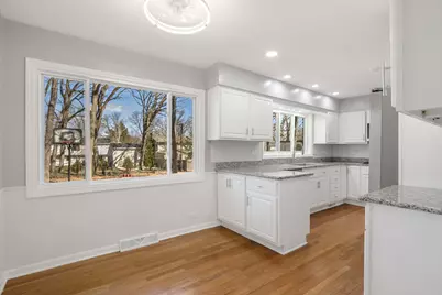 104 E Louis Avenue, Lake Forest, IL 60045 - Photo 9