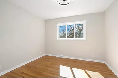 104 E Louis Avenue, Lake Forest, IL 60045 - Photo 17