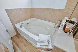 2110 Silver Leaf Dr, Island Lake, IL 60042 - Photo 25