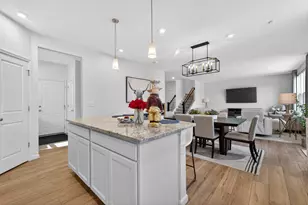 2110 Silver Leaf Dr, Island Lake, IL 60042 - Photo 11