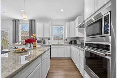 2110 Silver Leaf Drive, Island Lake, IL 60042 - Photo 9