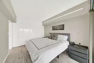 175 E Delaware Pl, Chicago, IL 60611 - Photo 11