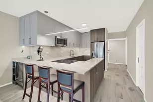 175 E Delaware Pl, Chicago, IL 60611 - Photo 5