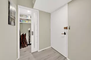 175 E Delaware Pl, Chicago, IL 60611 - Photo 15