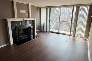 5800 Oakwood Dr, Lisle, IL 60532 - Photo 3