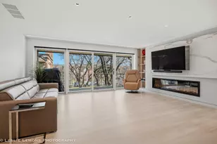 2 Oak Brook Club Dr, Oak Brook, IL 60523 - Photo 11