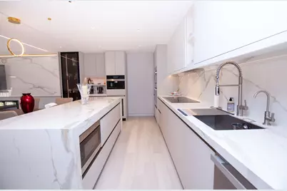 2 Oak Brook Club Drive #C303, Oak Brook, IL 60523 - Photo 7