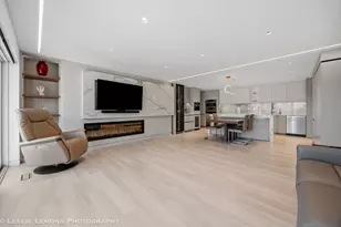 2 Oak Brook Club Dr, Oak Brook, IL 60523 - Photo 13