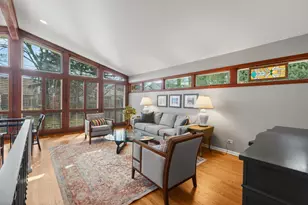 241 Lincoln St, Glenview, IL 60025 - Photo 5