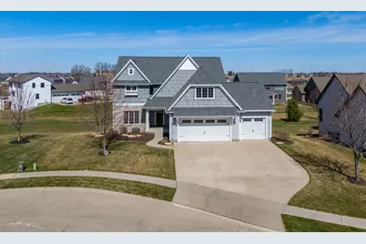 4728 Red Oak Court, Bettendorf, IA 52722 - Photo 3