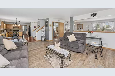 2930 Plumrose Lane, McHenry, IL 60050 - Photo 9