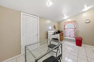 7219 S Wood St, Chicago, IL 60636 - Photo 9