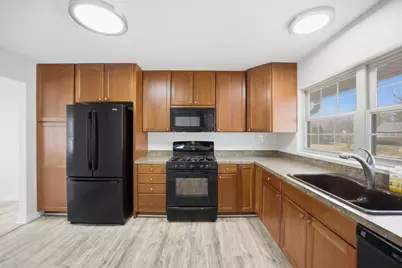 3517 Bordeaux Court, Hazel Crest, IL 60429 - Photo 3